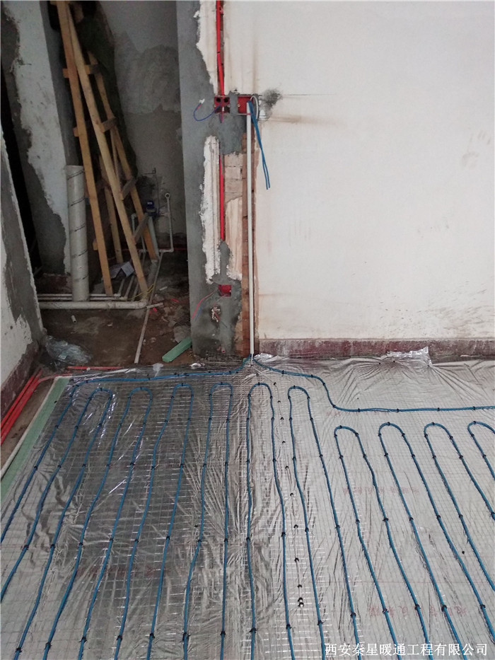 智能電地暖發熱電纜鋪設
