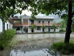 秦星人風雨無阻，朱雀售樓中心電地暖工程順利完工